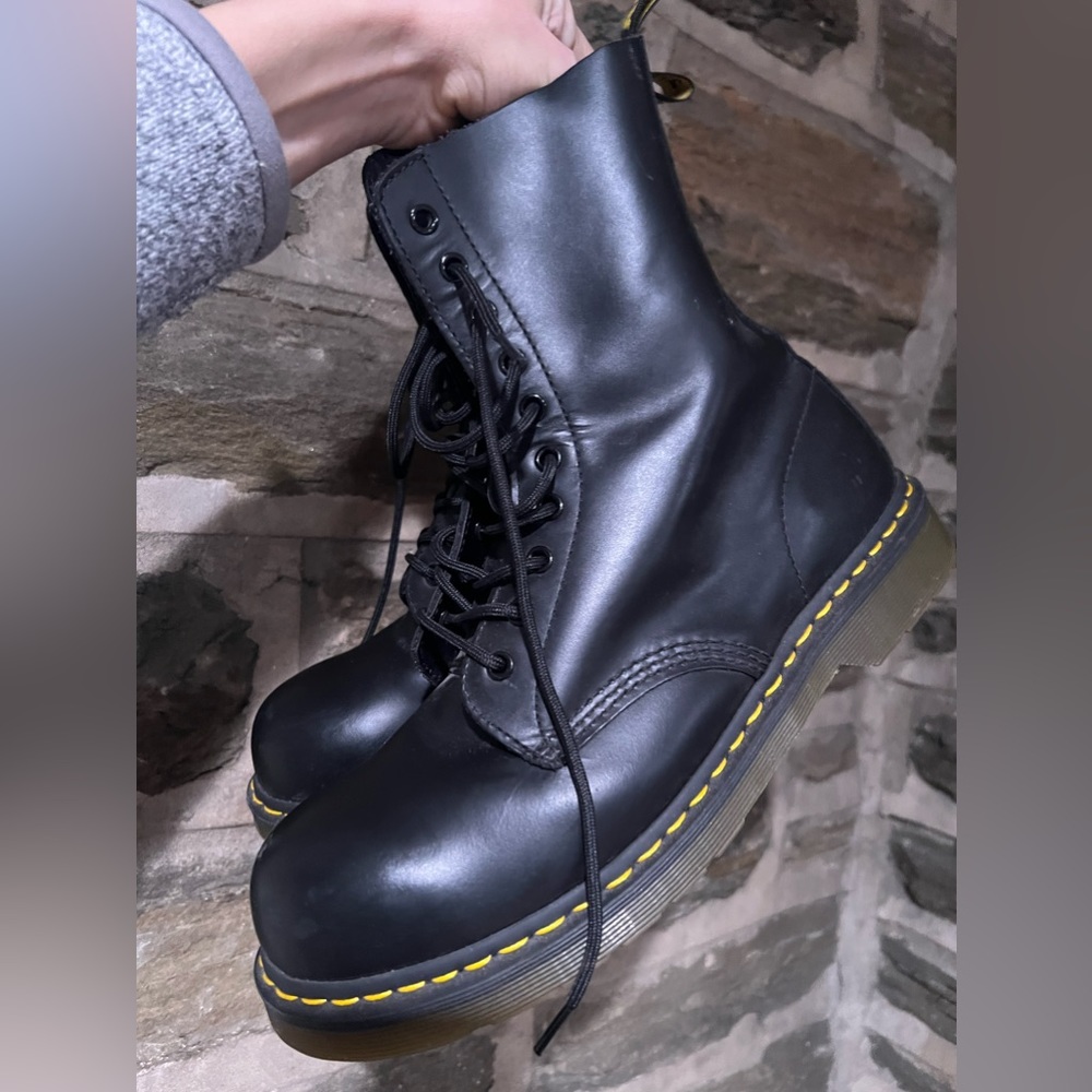 Men’s Barely Worn Dr Martens 1919 Boots